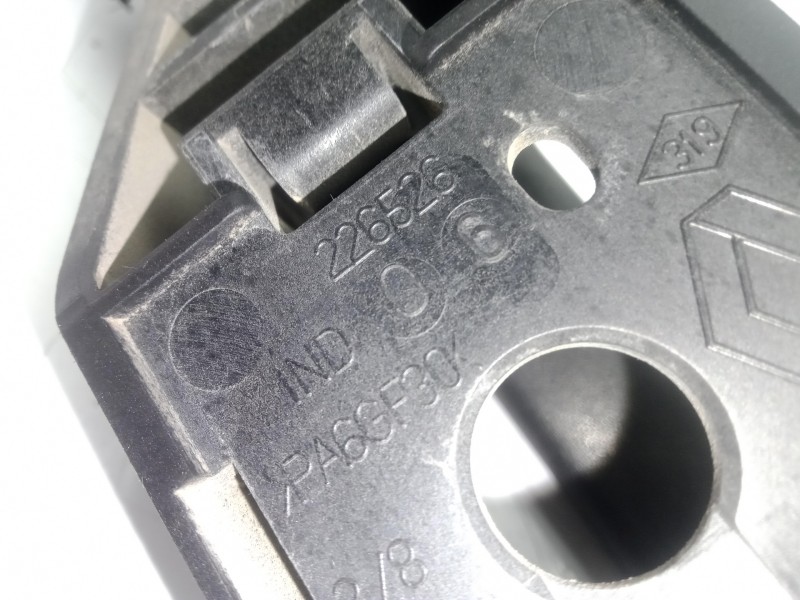 Recambio de maneta exterior trasera derecha para renault clio iii 1.2 referencia OEM IAM 226526  