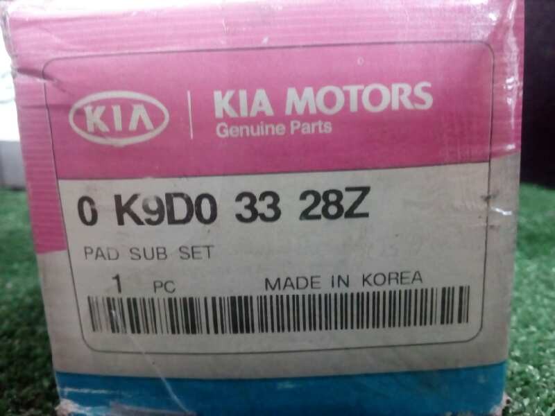Recambio de pastillas frenos delanteras para kia carens 1.8 cat referencia OEM IAM 0K9D03328Z NUEVO DE LA KIA