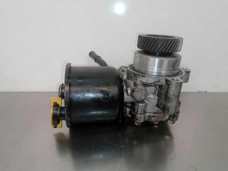 Recambio de bomba servodireccion para mazda premacy (cp) 2.0 turbodiesel referencia OEM IAM 05168065  BJ3A