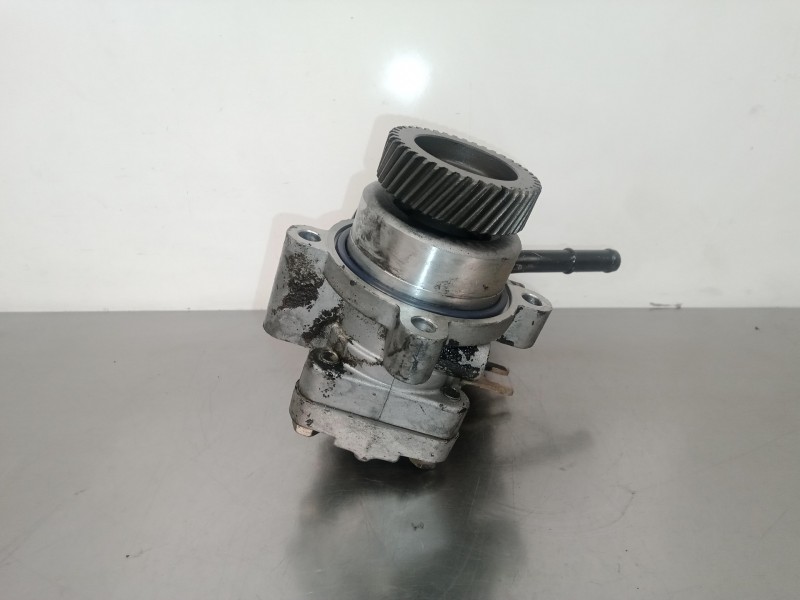 Recambio de bomba servodireccion para mazda premacy (cp) 2.0 turbodiesel referencia OEM IAM 05168065  BJ3A