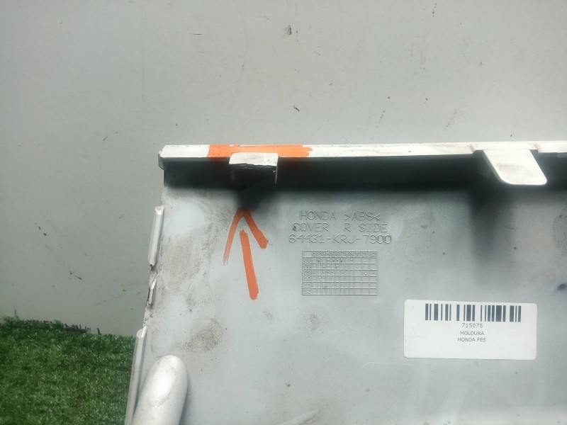 Recambio de moldura para honda fes fes 125 s-wing (jf12) referencia OEM IAM 64431KRJ7900  QUILLA DERECHA