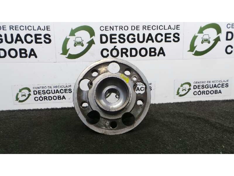 Recambio de buje para mercedes-benz clase c (w205) lim. c 200 t cdi bluetec referencia OEM IAM  TRASERO 