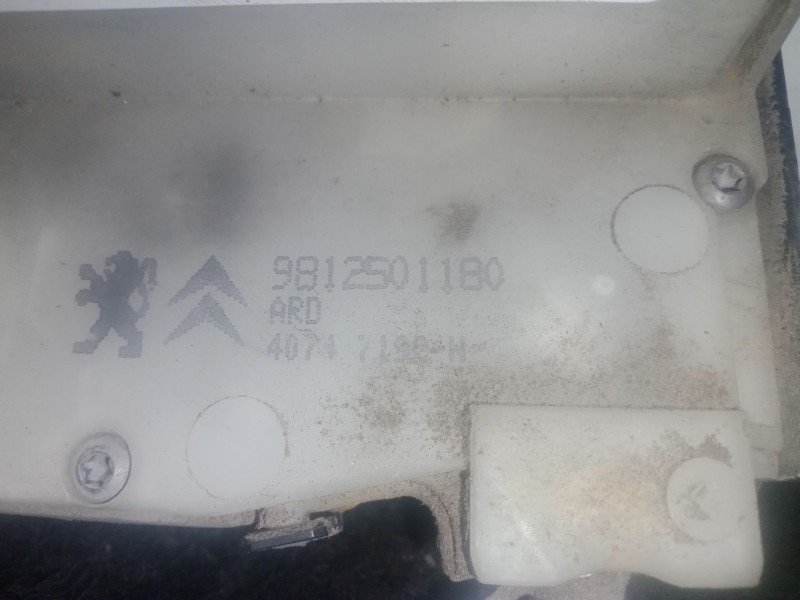 Recambio de cerradura puerta trasera derecha para peugeot 208 1.6 blue-hdi fap referencia OEM IAM 9812501180  