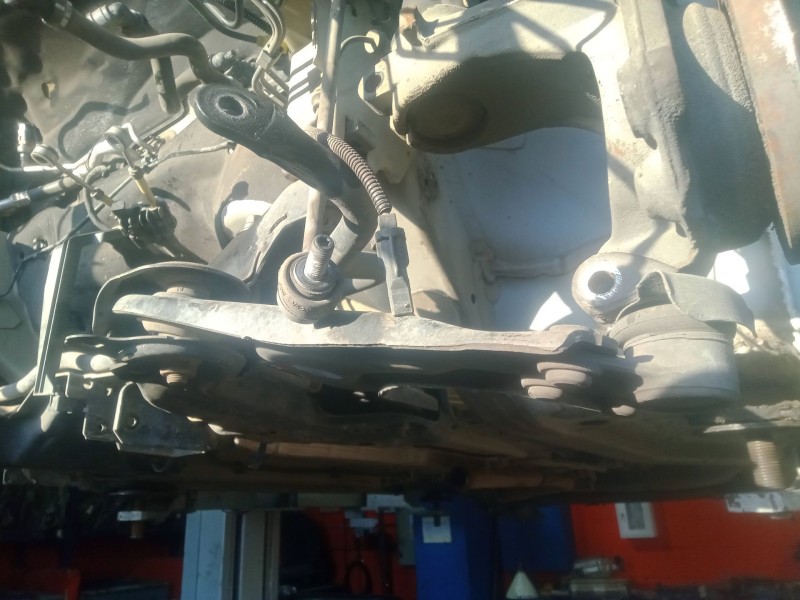 Recambio de brazo suspension inferior delantero izquierdo para peugeot 208 1.6 blue-hdi fap referencia OEM IAM   