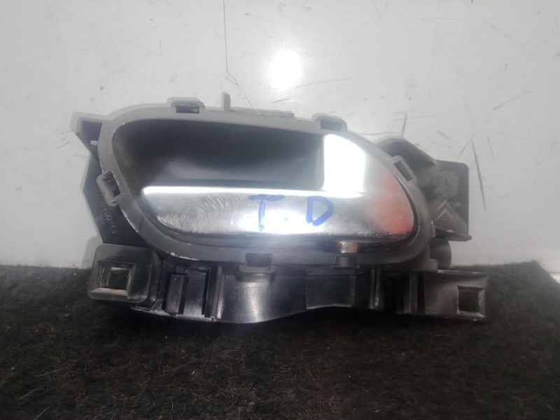 Recambio de maneta interior trasera derecha para peugeot 208 1.6 blue-hdi fap referencia OEM IAM 96555516VV  