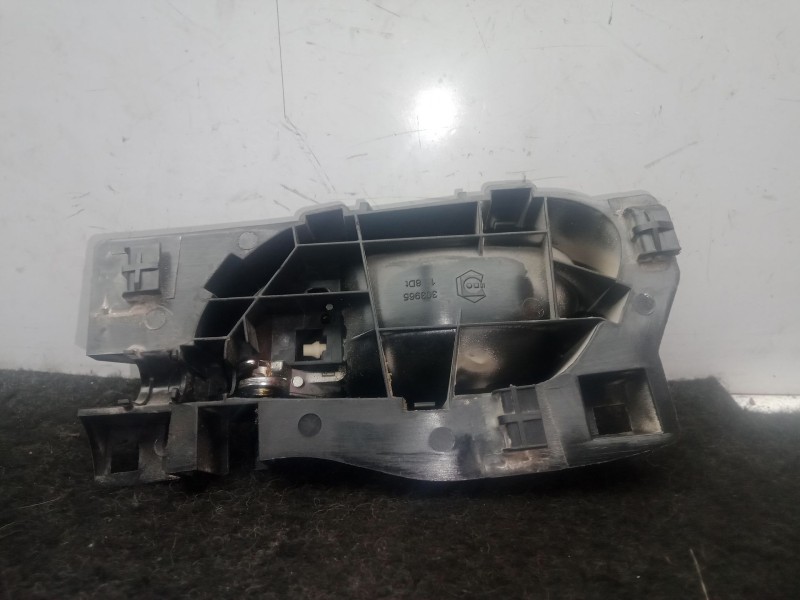 Recambio de maneta interior trasera derecha para peugeot 208 1.6 blue-hdi fap referencia OEM IAM 96555516VV  