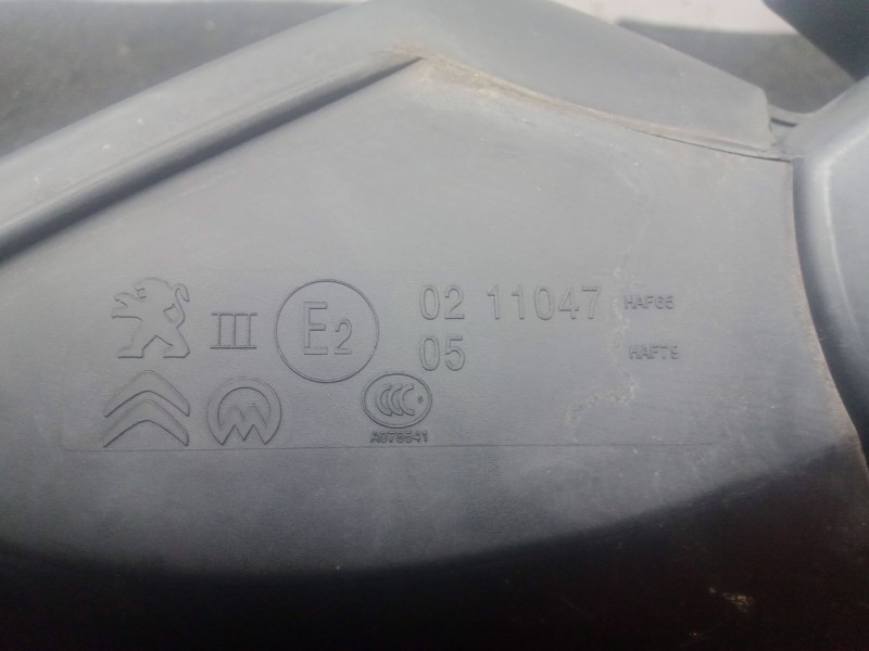 Recambio de retrovisor izquierdo para peugeot 208 1.6 blue-hdi fap referencia OEM IAM 0211047 ELECTRICO 