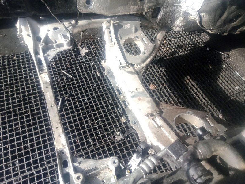 Recambio de puente delantero para bmw 5 (g30, f90) 520 d referencia OEM IAM 31106861106  