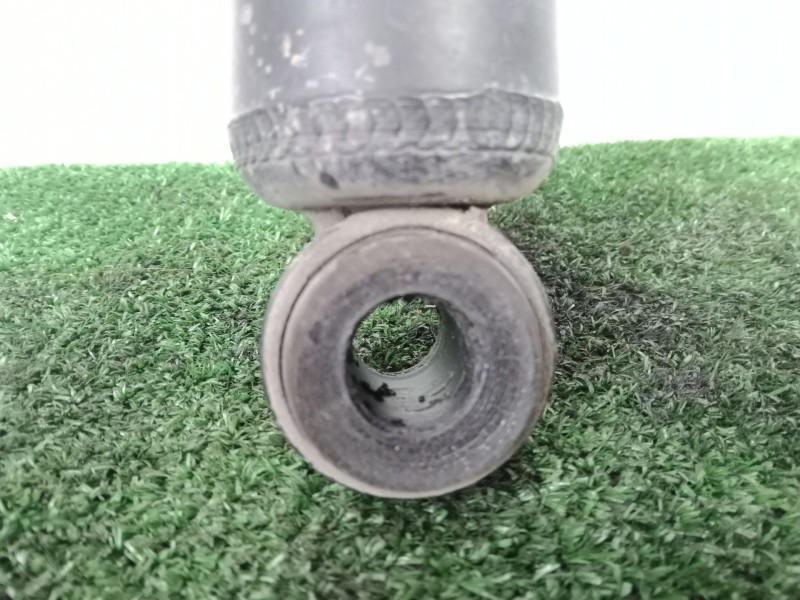 Recambio de amortiguador trasero derecho para fuso (mitsubishi) canter 7c18 referencia OEM IAM ML238164  