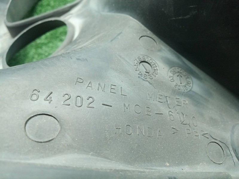 Recambio de moldura para honda transalp/africa twin/varadero referencia OEM IAM 64202MCB6100  