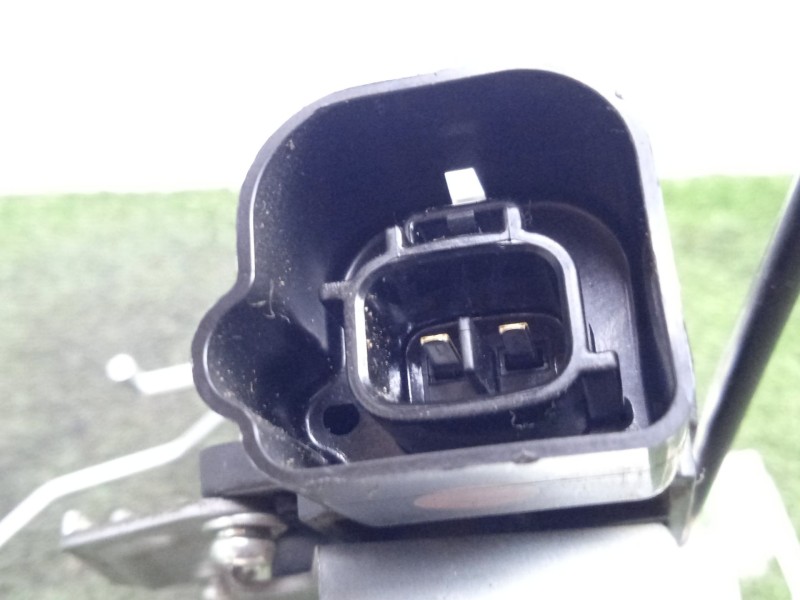 Recambio de cerradura puerta delantera derecha para fuso (mitsubishi) canter 7c18 referencia OEM IAM SINREFERENCIA  2.PINES