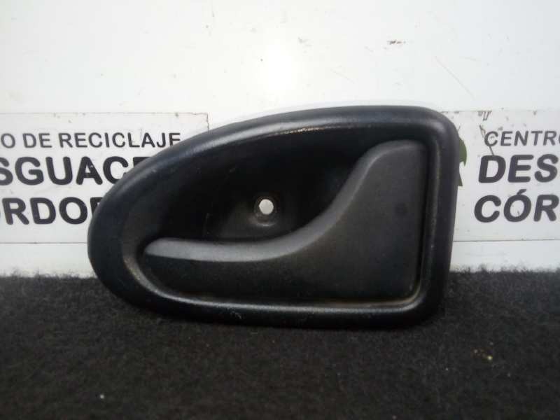 Recambio de maneta interior delantera derecha para opel movano 2.2 dti referencia OEM IAM 7700830079-91127101  
