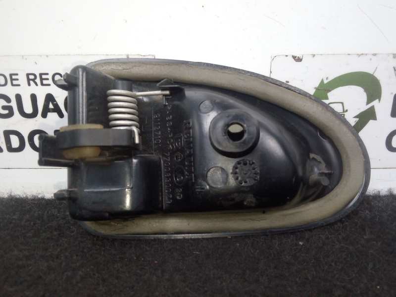 Recambio de maneta interior delantera derecha para opel movano 2.2 dti referencia OEM IAM 7700830079-91127101  