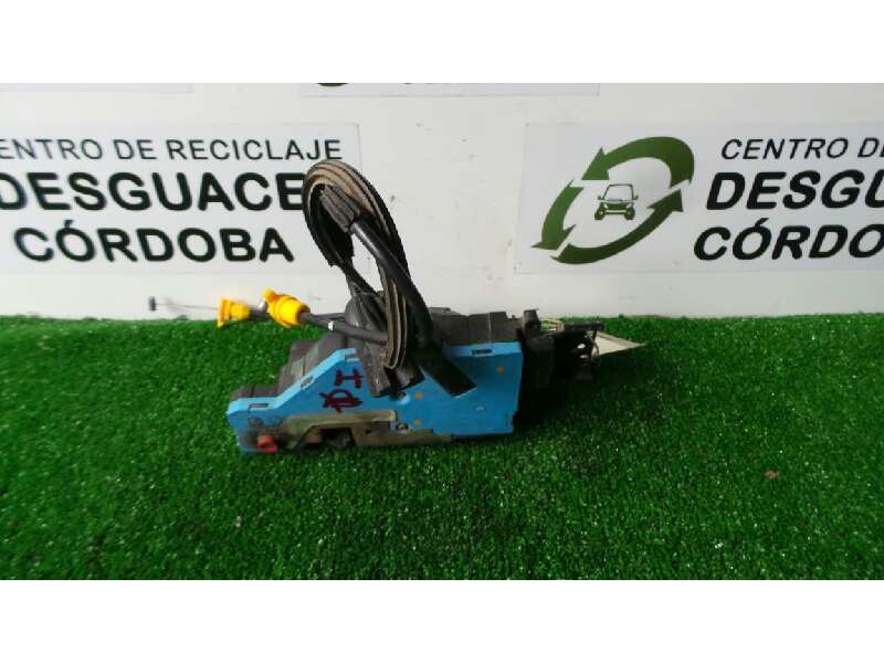Recambio de cerradura puerta trasera izquierda para peugeot 207 1.4 hdi referencia OEM IAM 24089158 4.PINES 