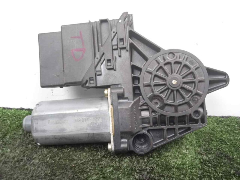Recambio de motor elevalunas trasero derecho para volkswagen passat berlina (3b3) 1.9 tdi referencia OEM IAM 105407301-013082169