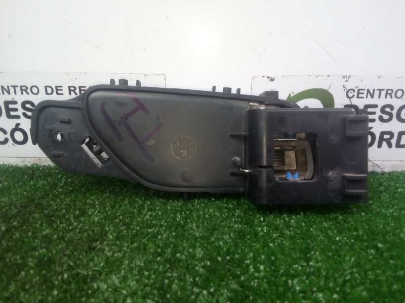 Recambio de maneta interior trasera izquierda para ssangyong rodius 2.7 turbodiesel cat referencia OEM IAM 7241021000 CROMADA 