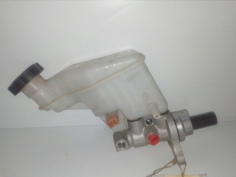 Recambio de bomba freno para kia cee´d 1.4 cat referencia OEM IAM 58510A5200  