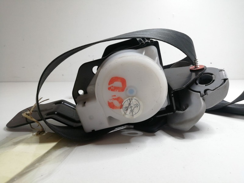 Recambio de enganche cinturon delantero derecho para fuso (mitsubishi) canter 7c18 referencia OEM IAM K89257T  