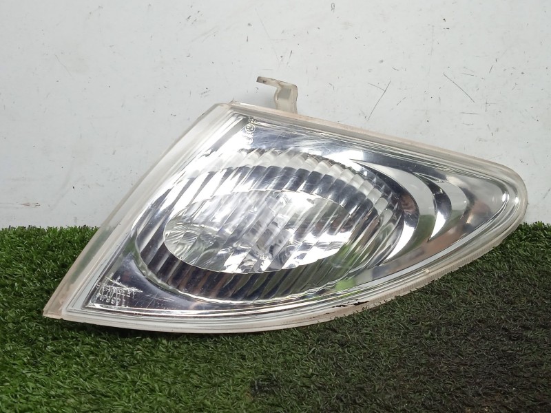 Recambio de piloto delantero izquierdo para mazda premacy (cp) 2.0 td referencia OEM IAM SINREFERENCIA BLANCO 01-04