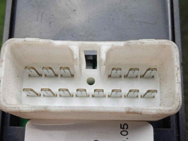 Recambio de mando elevalunas delantero izquierdo para hyundai sonata (y4) 2.0 16v cat referencia OEM IAM 621W02250 4 BOTONES 