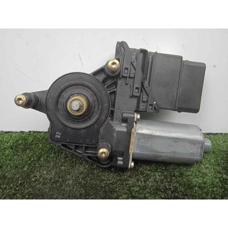 Recambio de motor elevalunas trasero derecho para volkswagen passat berlina (3b3) 1.9 tdi referencia OEM IAM 105407301-013082169