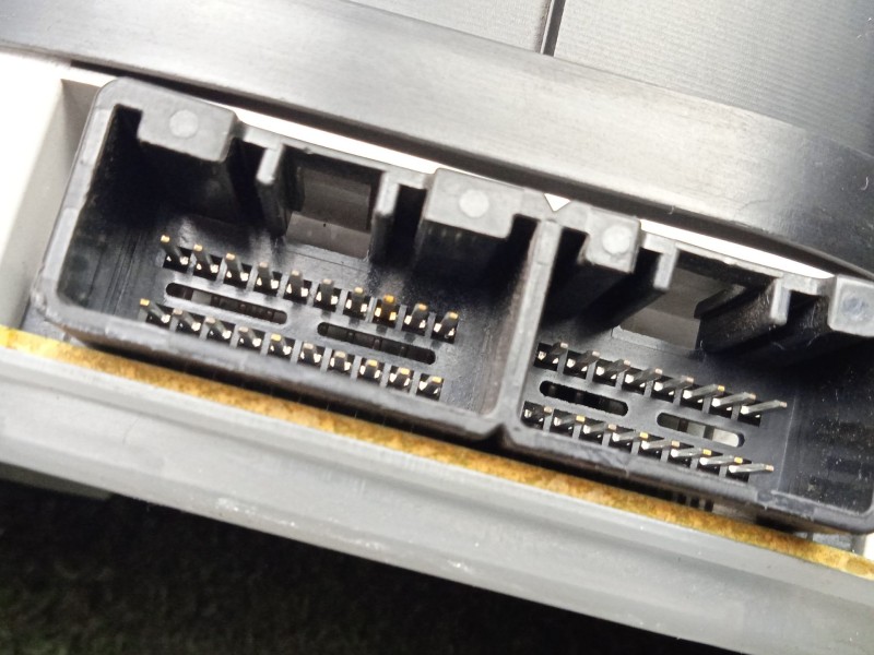 Recambio de cuadro instrumentos para mazda premacy (cp) 2.0 td referencia OEM IAM WVCB87A-30425110851  