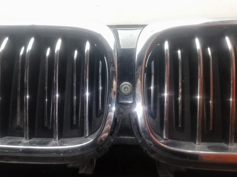 Recambio de rejilla paragolpes delantero para bmw 5 (g30, f90) 520 d referencia OEM IAM 18715610  
