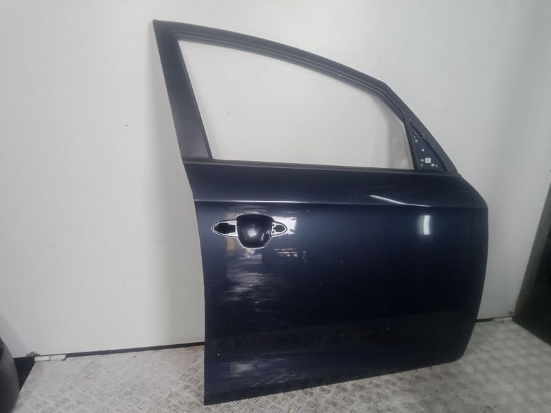 Recambio de puerta delantera derecha para kia carens iv 1.7 crdi referencia OEM IAM NOTIENE  