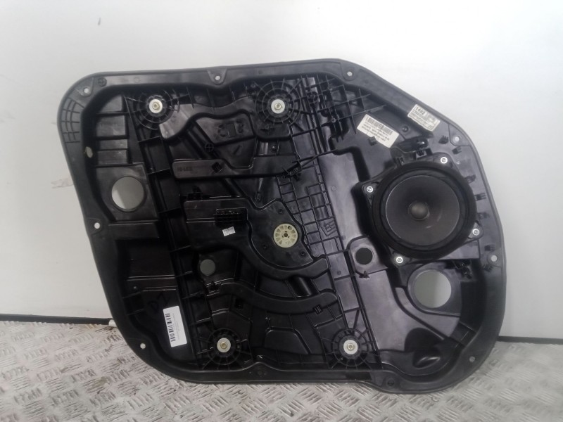 Recambio de elevalunas delantero izquierdo para kia carens iv 1.7 crdi referencia OEM IAM 82470A4260C  SIN MOTOR