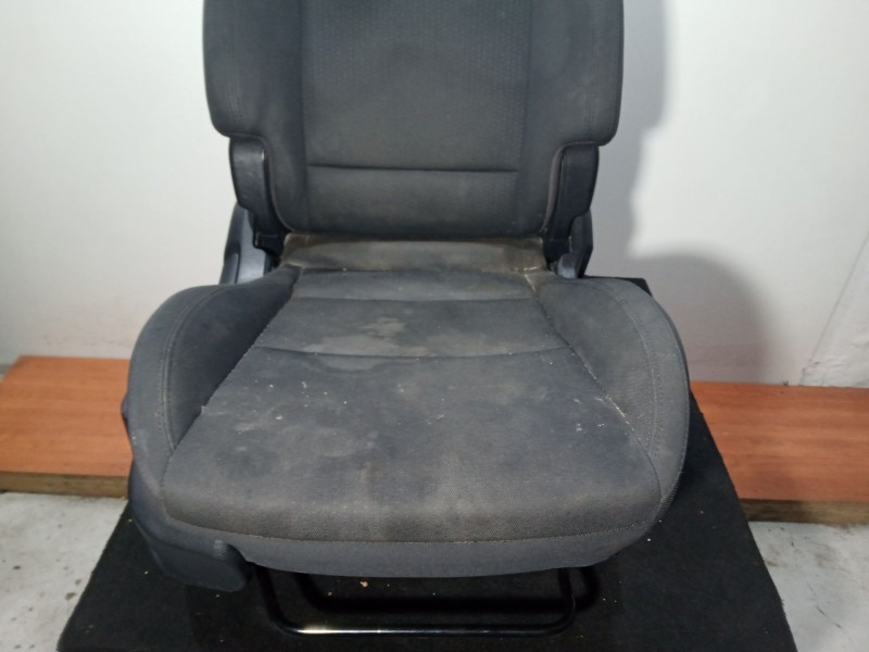 Recambio de asiento delantero derecho para kia carens iv 1.7 crdi referencia OEM IAM NOTIENE  