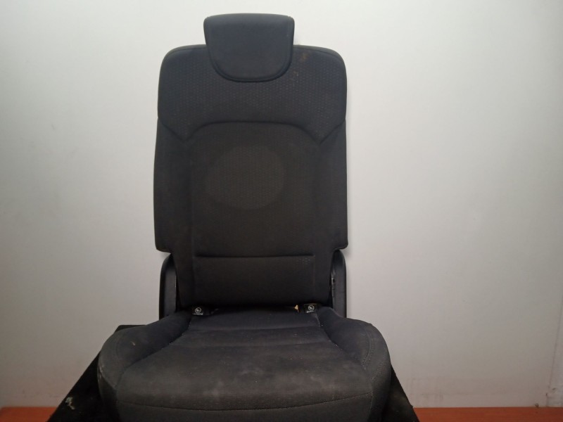 Recambio de asientos trasero derecho para kia carens iv 1.7 crdi referencia OEM IAM NOTIENE  