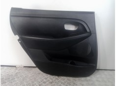 Recambio de guarnecido puerta trasera izquierda para kia carens iv 1.7 crdi referencia OEM IAM 83301A4020PP1 NEGRO 