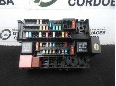 Recambio de caja reles / fusibles para renault laguna iii 2.0 dci diesel cat referencia OEM IAM 8200393836D  