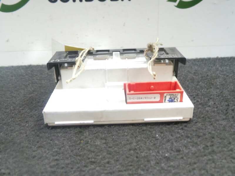 Recambio de pantalla multifuncion para renault megane ii berlina 5p 1.9 dci diesel referencia OEM IAM 8200107839B-216676711X2 SA