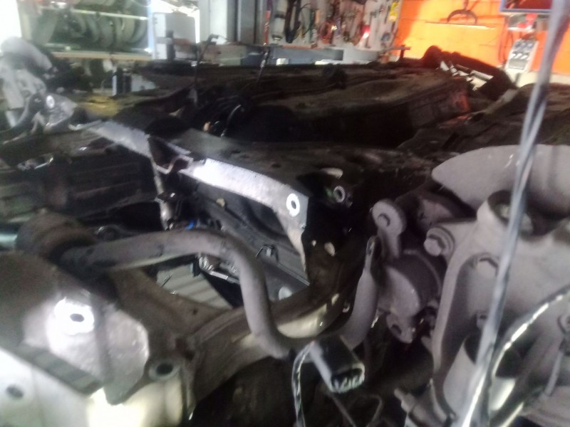 Recambio de puente delantero para bmw 1 (e81) 116 d referencia OEM IAM   