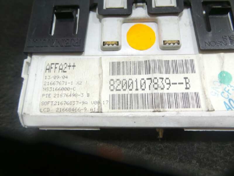 Recambio de pantalla multifuncion para renault megane ii berlina 5p 1.9 dci diesel referencia OEM IAM 8200107839B-216676711X2 SA