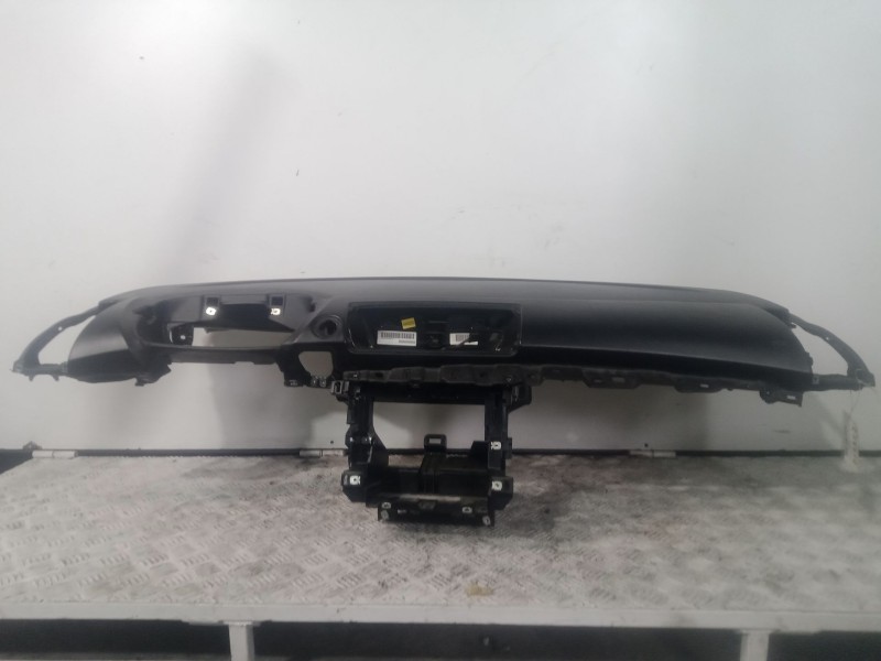 Recambio de salpicadero para bmw 1 (e81) 116 d referencia OEM IAM 9279112-VM86074-0000631790 NEGRO FAURECIA