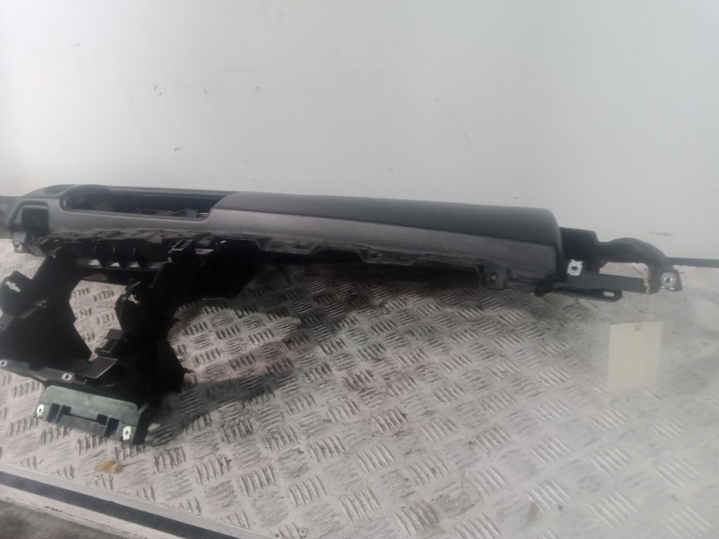 Recambio de salpicadero para bmw 1 (e81) 116 d referencia OEM IAM 9279112-VM86074-0000631790 NEGRO FAURECIA