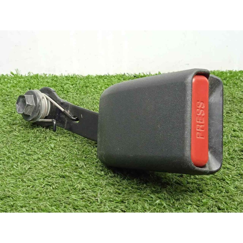 Recambio de enganche cinturon trasero izquierdo para toyota land cruiser (j15) 3.0 turbodiesel cat referencia OEM IAM 7339060060