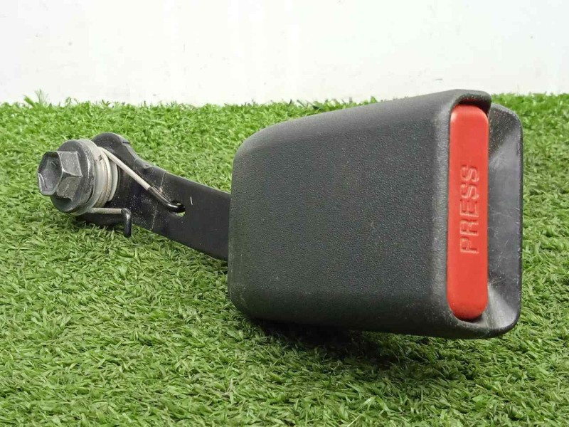 Recambio de enganche cinturon trasero izquierdo para toyota land cruiser (j15) 3.0 turbodiesel cat referencia OEM IAM 7339060060