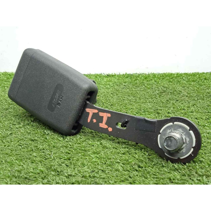 Recambio de enganche cinturon trasero izquierdo para toyota land cruiser (j15) 3.0 turbodiesel cat referencia OEM IAM 7339060060