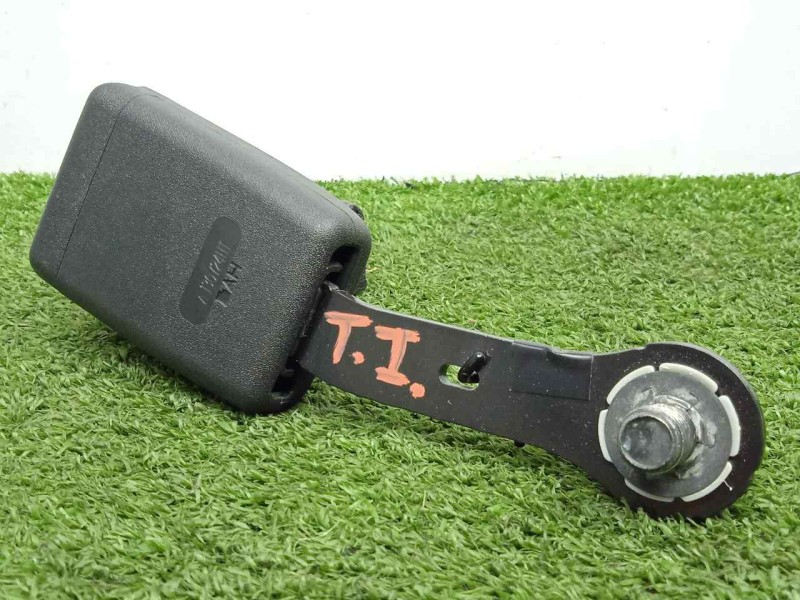 Recambio de enganche cinturon trasero izquierdo para toyota land cruiser (j15) 3.0 turbodiesel cat referencia OEM IAM 7339060060