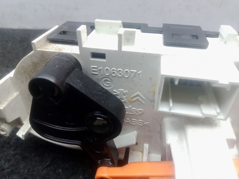 Recambio de mando calefaccion / aire acondicionado para peugeot 208 1.6 blue-hdi fap referencia OEM IAM E1063071 VALEO 