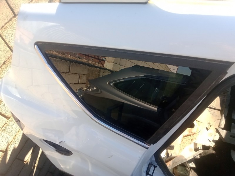 Recambio de luna custodia trasera derecha para ford kuga (cbv) 2.0 tdci cat referencia OEM IAM   