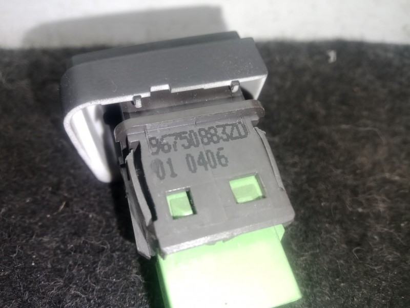 Recambio de mando cierre centralizado para peugeot 208 1.6 blue-hdi fap referencia OEM IAM 96750883ZD  