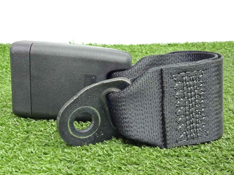 Recambio de enganche cinturon trasero central para toyota land cruiser (j15) 3.0 turbodiesel cat referencia OEM IAM 7346060020C2