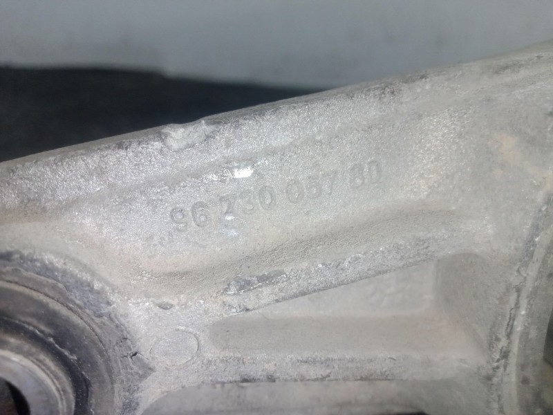 Recambio de soporte cambio para peugeot 208 1.6 blue-hdi fap referencia OEM IAM 9802483780  9673005780