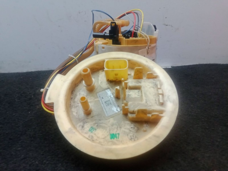 Recambio de aforador para bmw 5 (g30, f90) 520 d referencia OEM IAM 747610705  8 PINES