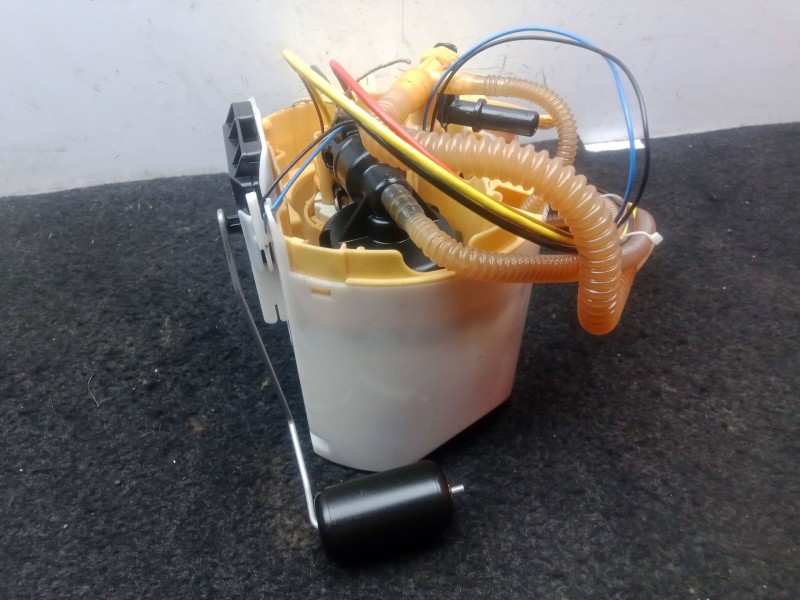 Recambio de aforador para bmw 5 (g30, f90) 520 d referencia OEM IAM 747610705  8 PINES