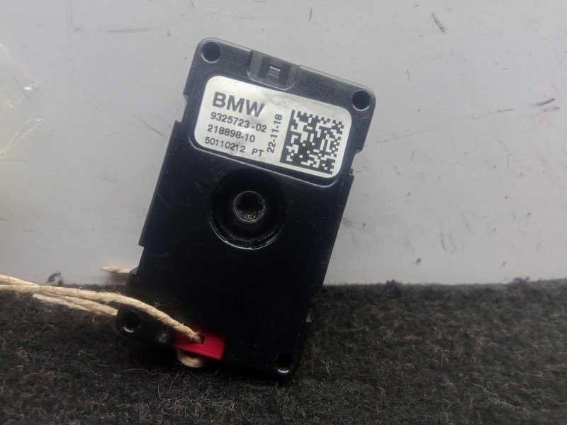Recambio de antena para bmw 5 (g30, f90) 520 d referencia OEM IAM 932572302-9325723-21889810-50110212  
